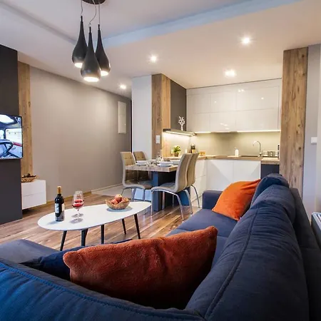 Apartament Ornak Apartment *
