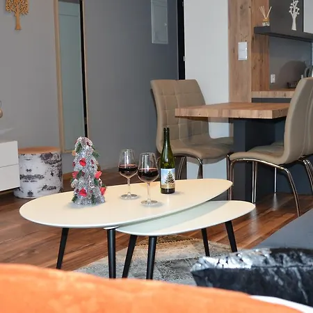 Apartament Ornak Apartment *